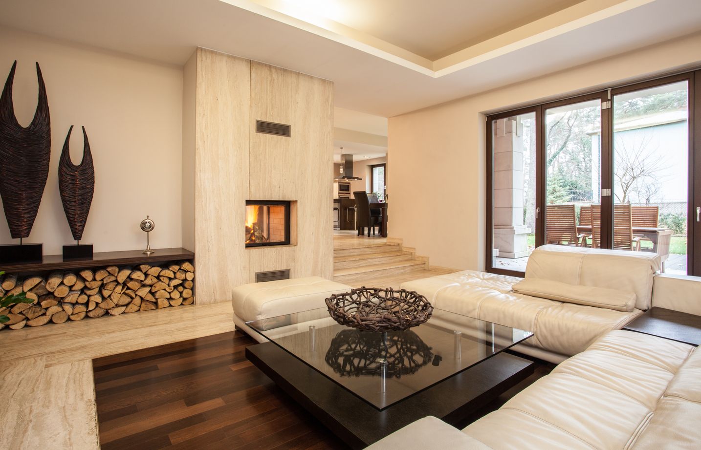 Vardagsrum med behandlat trägolv